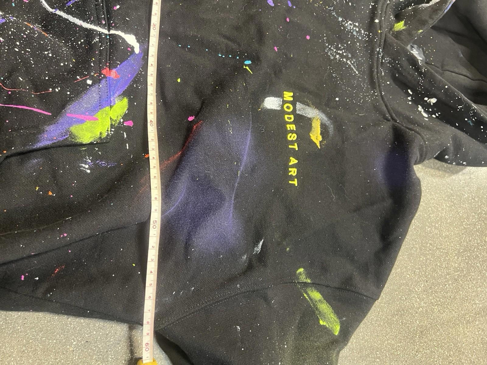 Men’s Hoodie modest Art 88 Size Large jet black retails $185