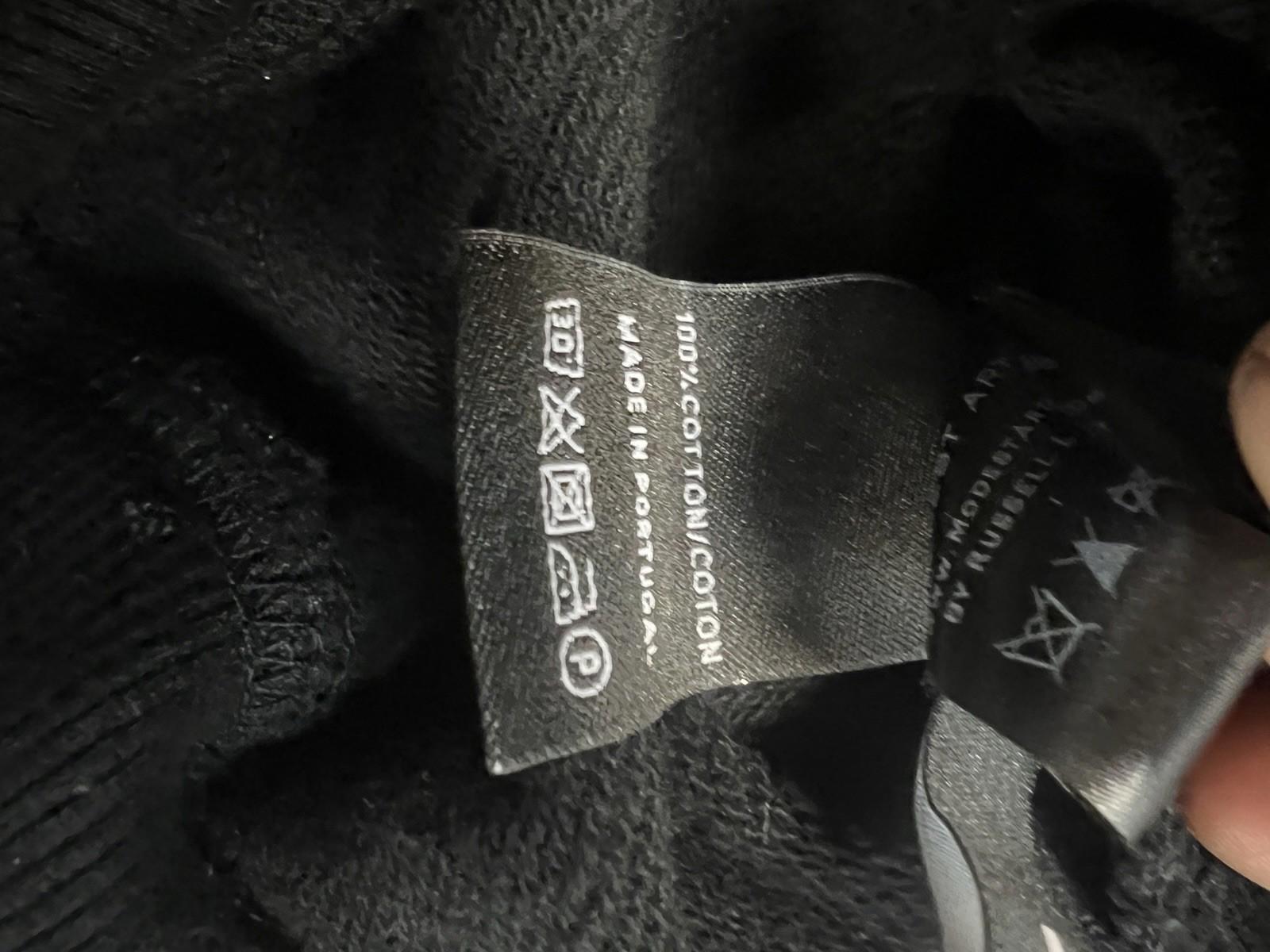 Men’s Hoodie modest Art 88 Size Large jet black retails $185