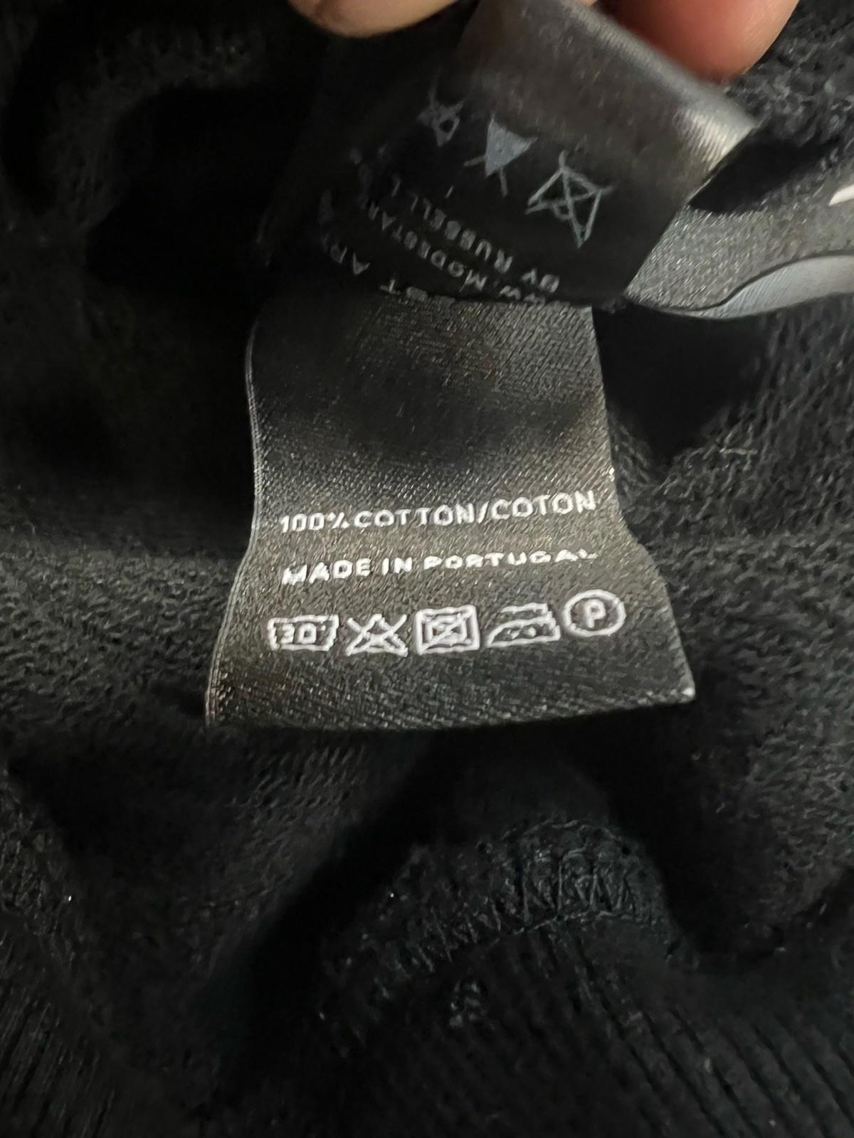 Men’s Hoodie modest Art 88 Size Large jet black retails $185