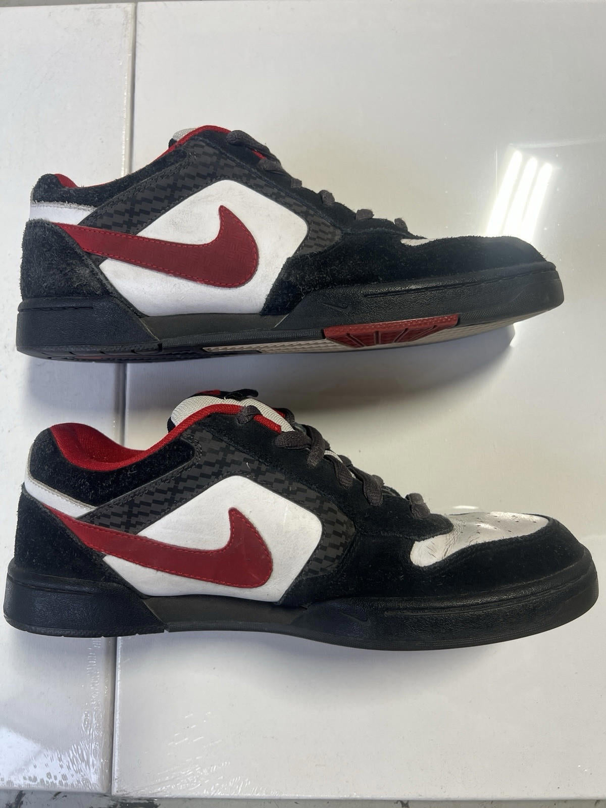 Rare Nike SB Dunk Skeet Low Skateboard Shoes Men's 11 BRED Suede Leather 2008