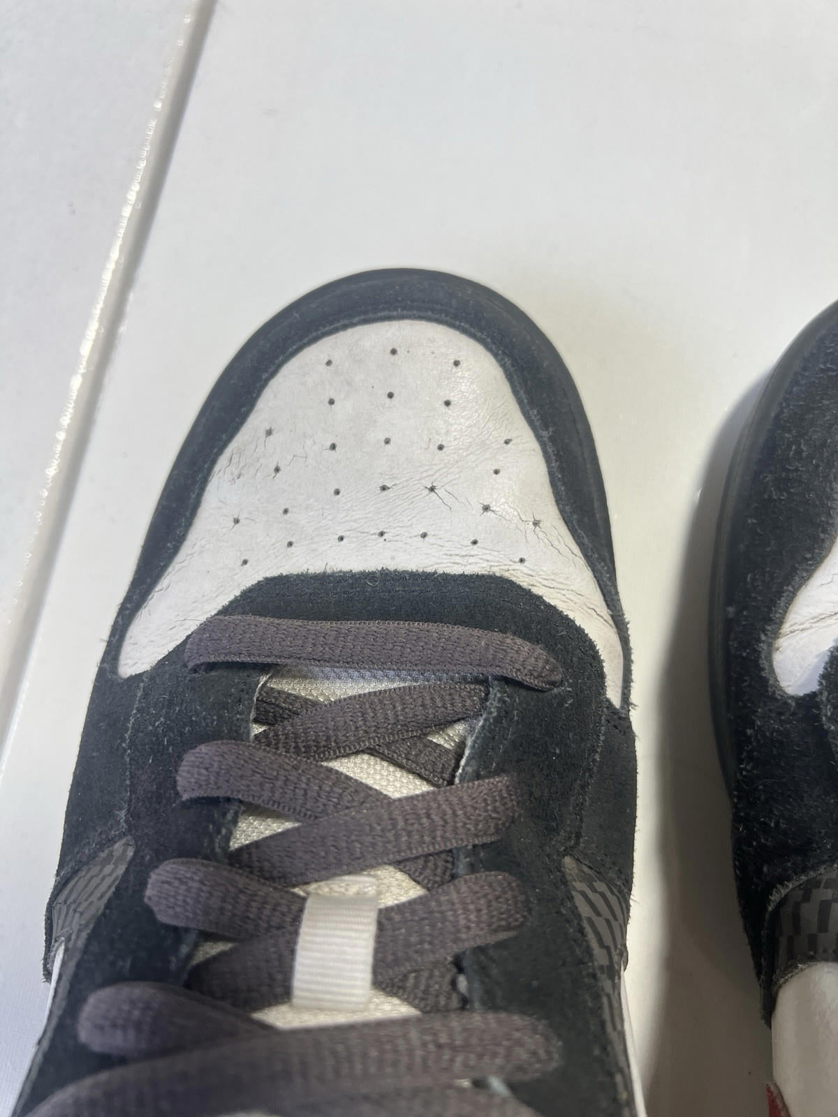 Rare Nike SB Dunk Skeet Low Skateboard Shoes Men's 11 BRED Suede Leather 2008