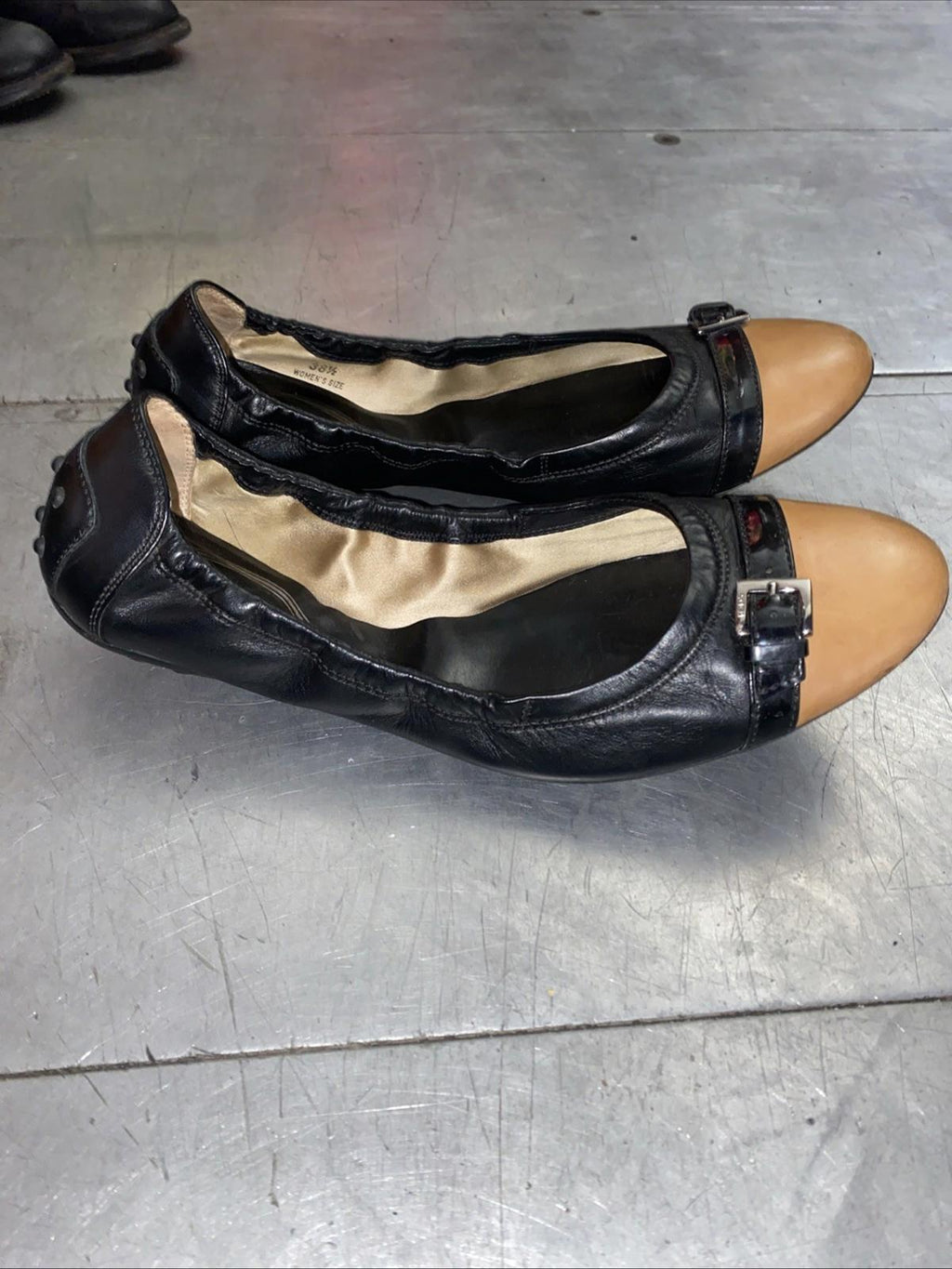 Tods Black & Tan Two Tone Patent Leather Ballet Flats Slip On Size 38.5 Womens