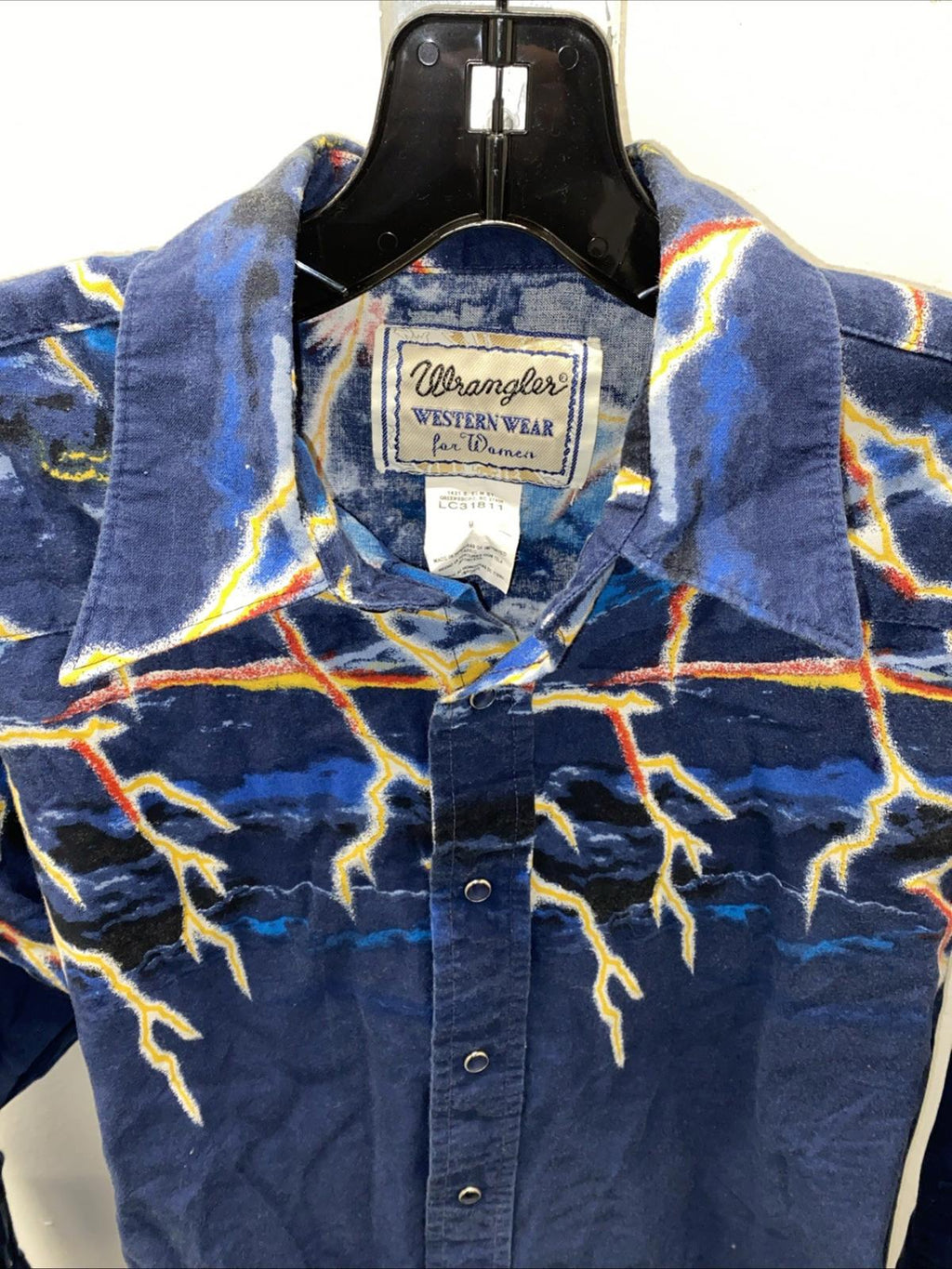 Vintage Wrangler Western Wear Lightning Bolts Cowboy Shirt Pearlescent Buttons M