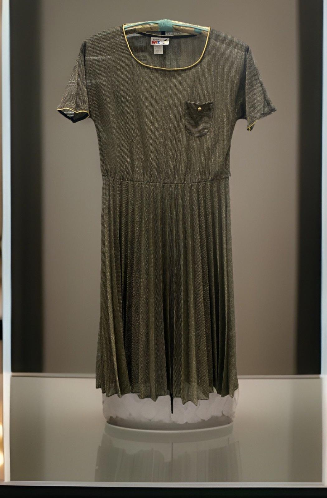 Vintage 1970’s Junior Wiz Metallic Pleated Midi Dress Size 7 Medium