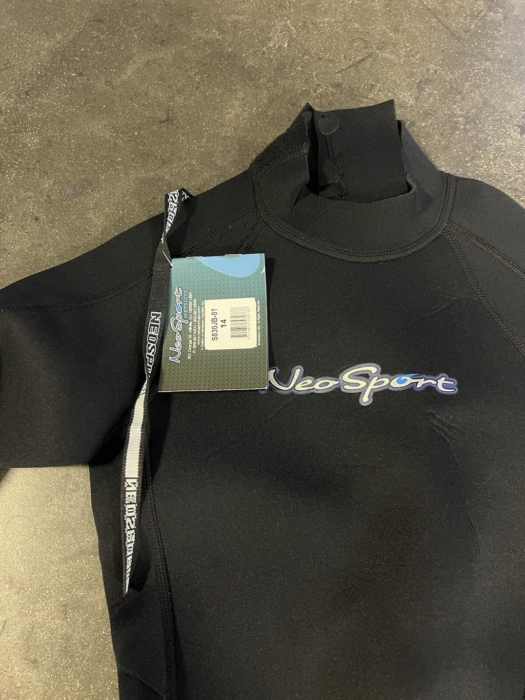 NWT Neosport 3mm size 14 child full wetsuit Or Women’s S