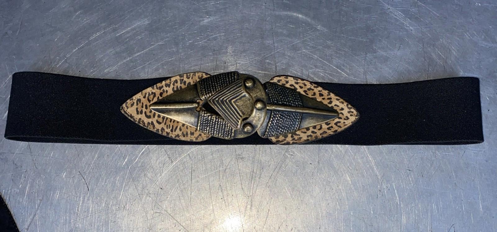 VTG 1980-90’s Omega leopard-print stretch belt with an arrowhead buckle Size S/M