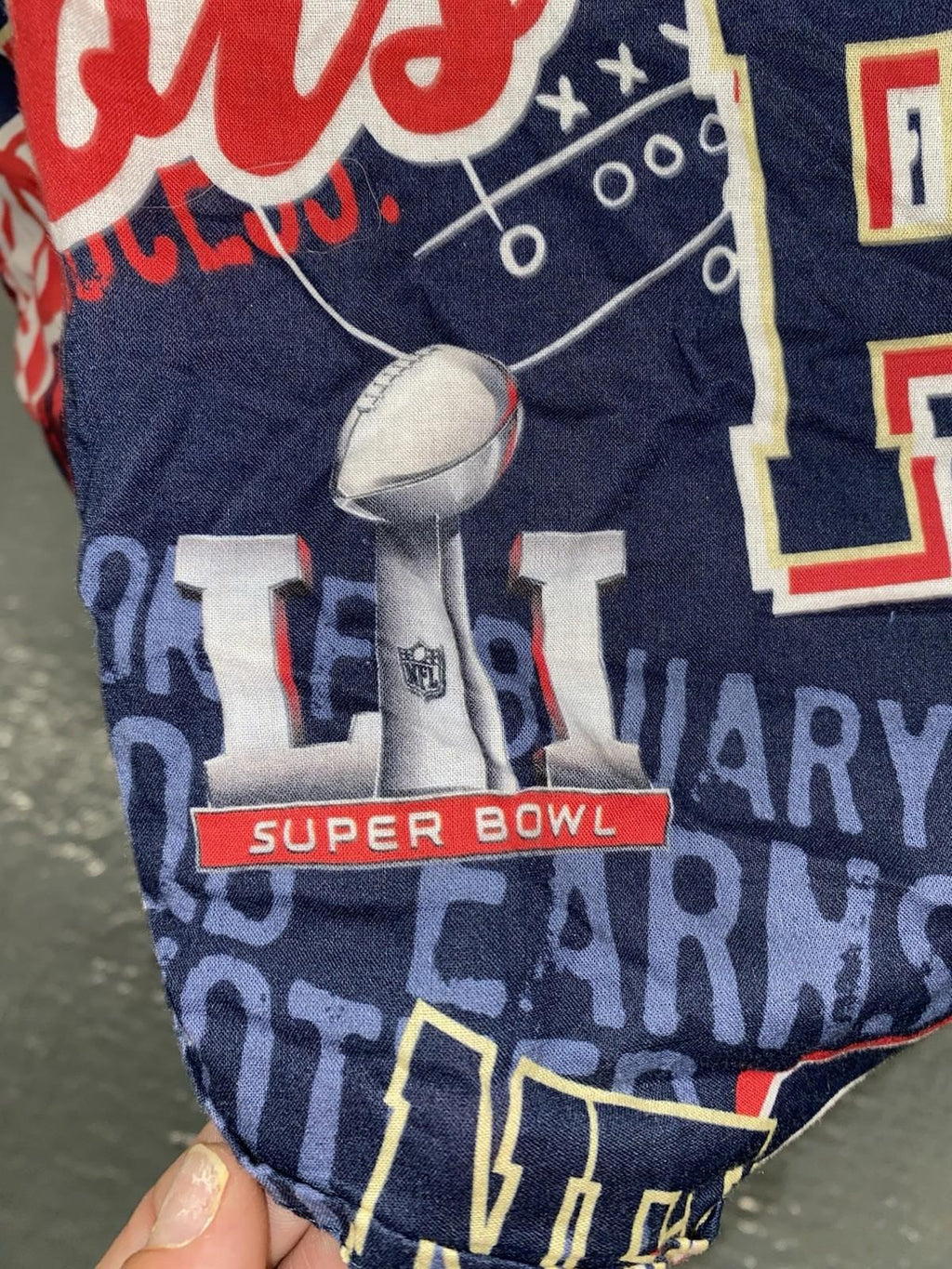 Vintage 2004 New England Patriots Superbowl Thematic Button Up Hawaiian Shirt XL