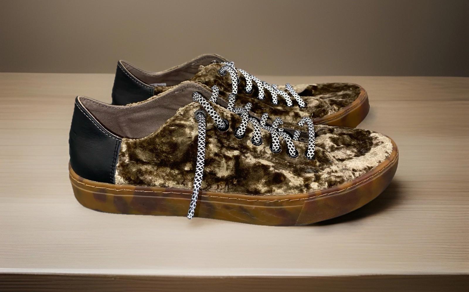 NWOB One Of A Kind TOMS SHOES crushed Velvet Sneakers Rubber Gum Sole Mens 9