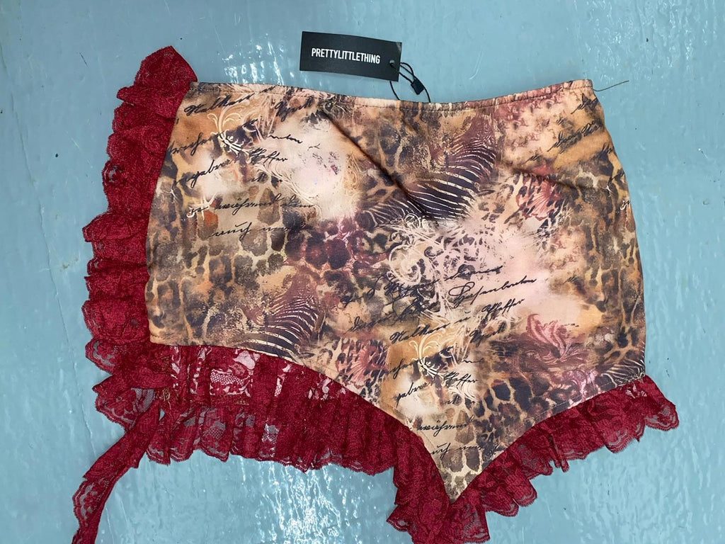 NWT Pretty Little Thing Victorian Cheetah Asymmetrical Lace Mini Skirt XS 0