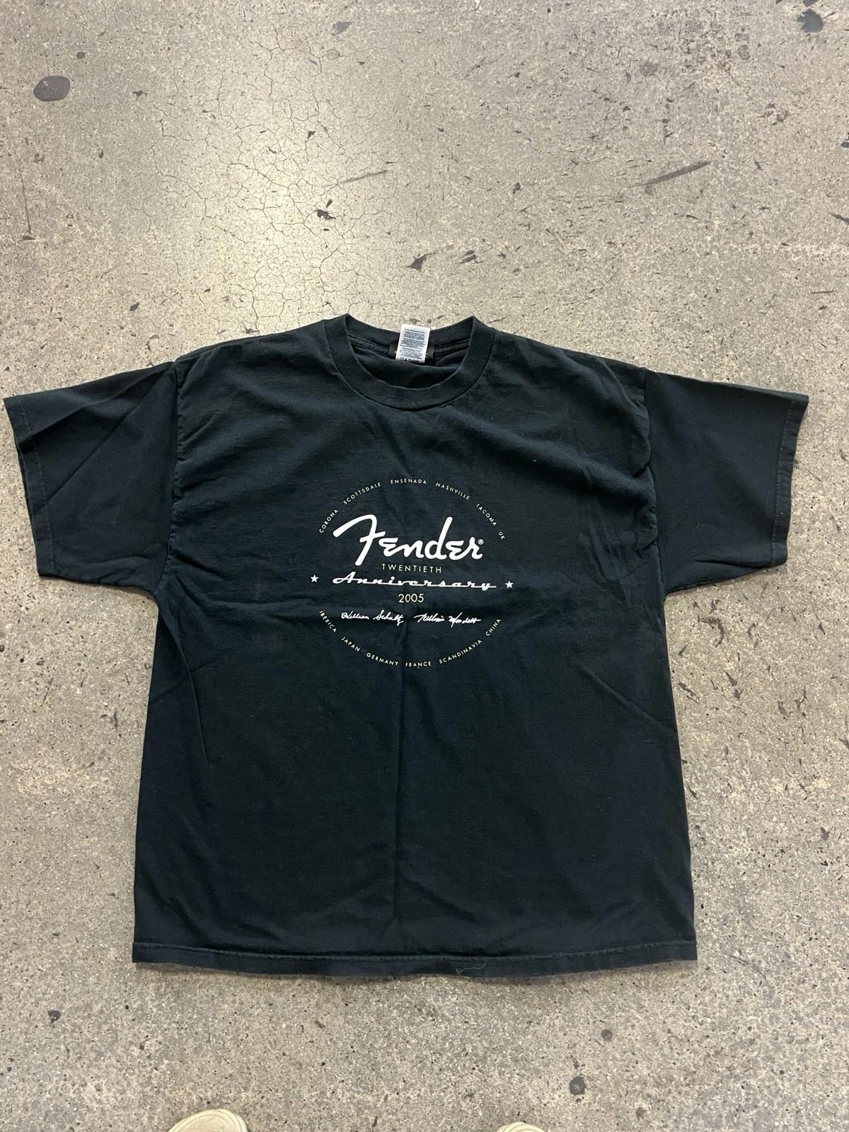 Fender Guitar T-Shirt Size Extra Large 20th Anniversary 2005 Tee Shirt Y2K VTG