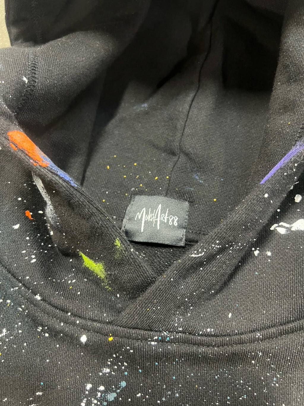 Men’s Hoodie modest Art 88 Size Large jet black retails $185
