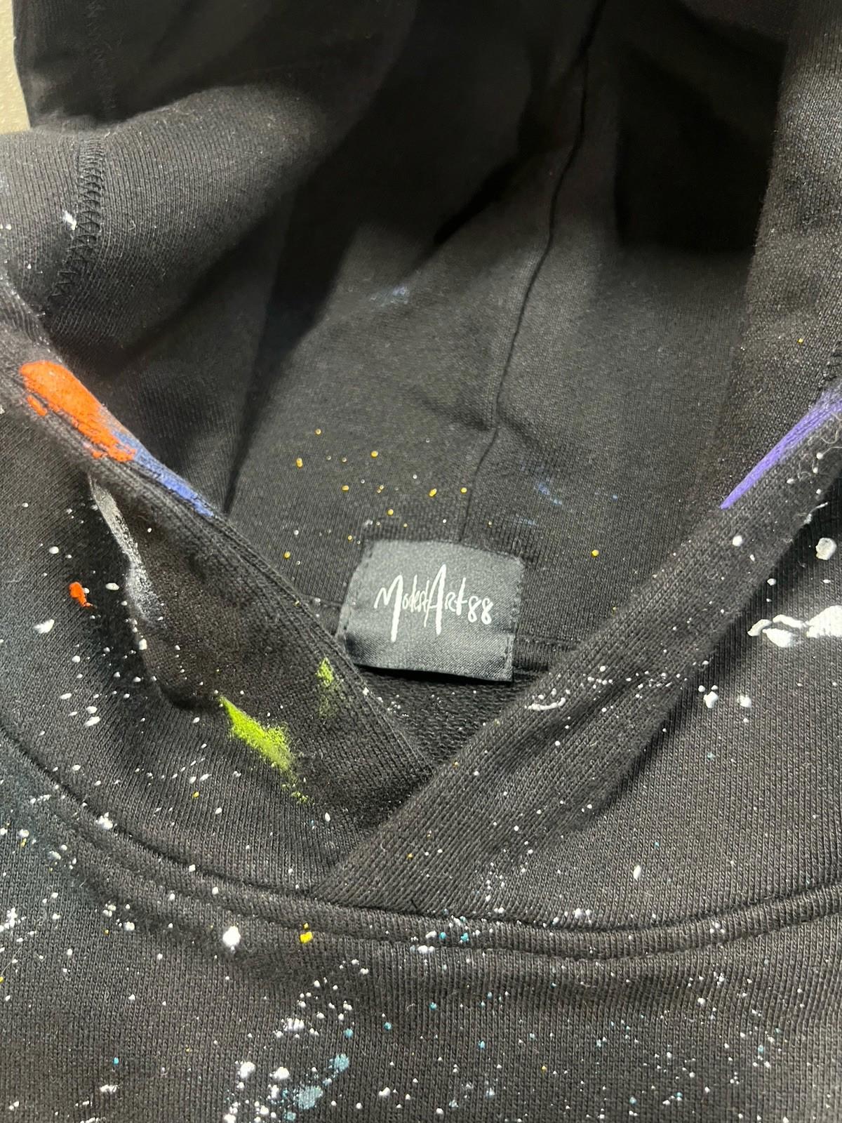 Men’s Hoodie modest Art 88 Size Large jet black retails $185