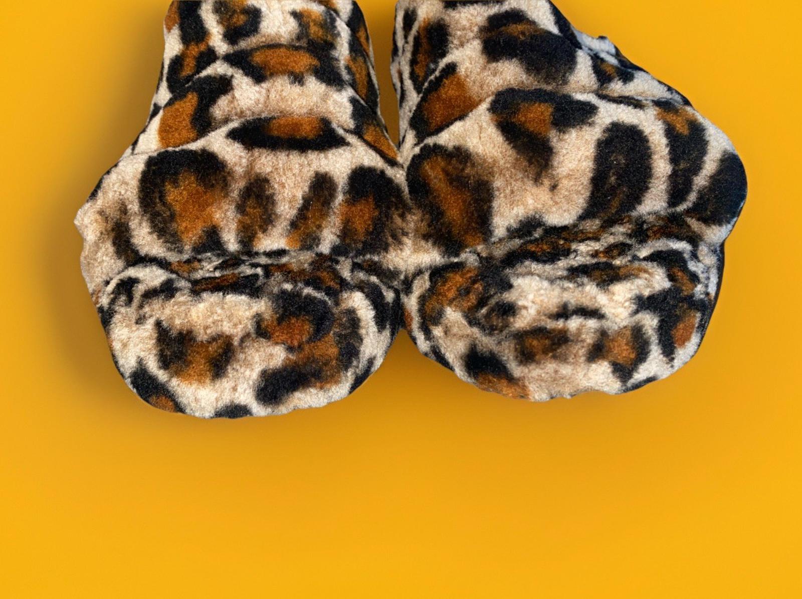 UGG FLUFF YEAH AMPHORA SLIDE LEOPARD SLINGBACK SANDALS SLIPPERS Size 7 USA Wom