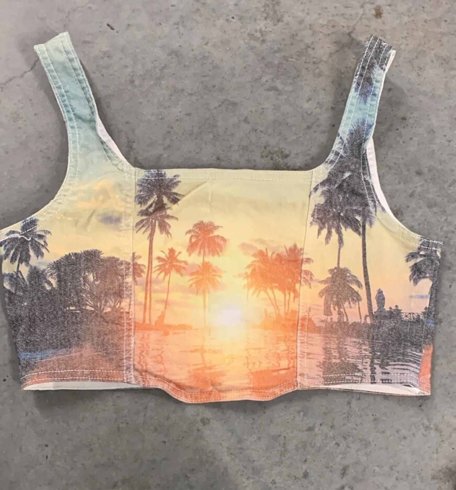 Boohoo Island Palm Tree Sunset Top🌴