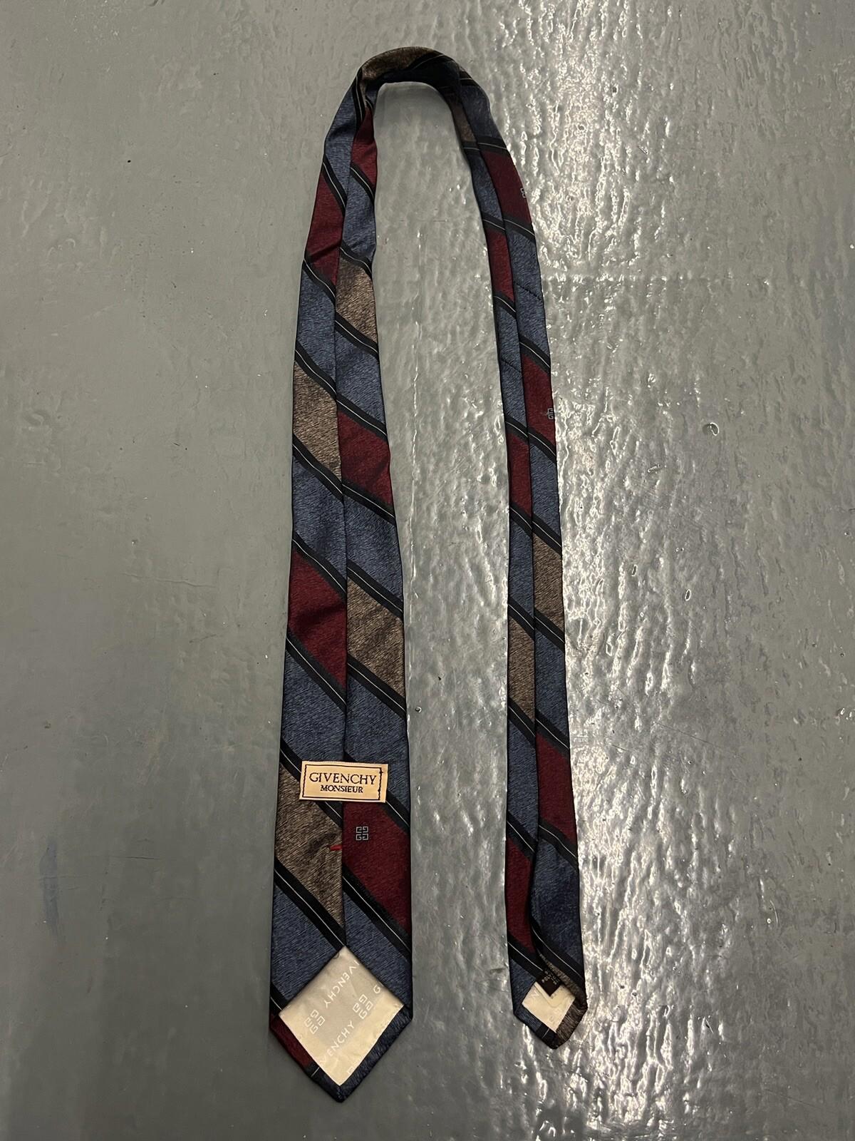 VTG NWT Givenchy Men's Gray Geometric Logo Silk Neck Tie  Dead stock