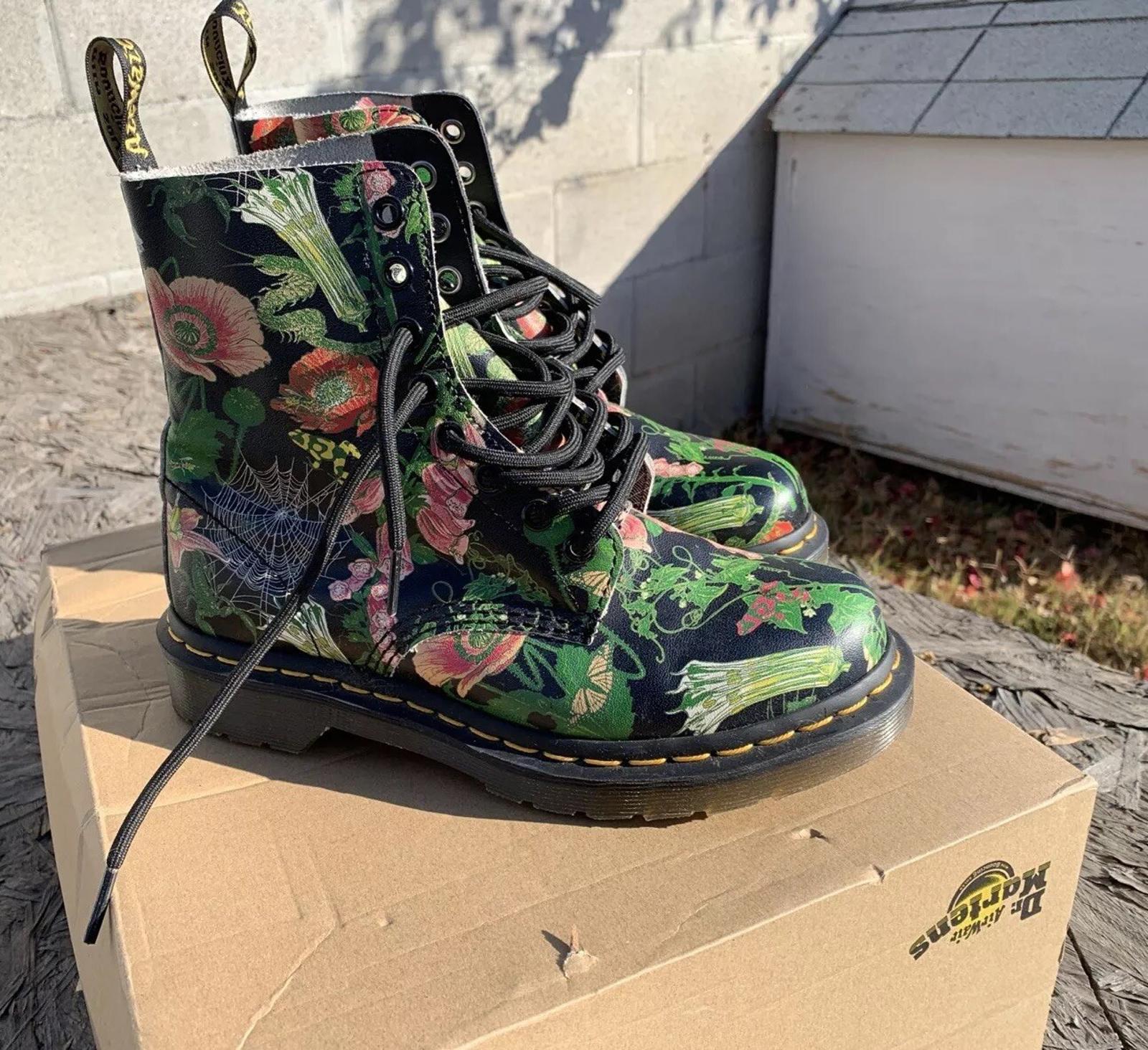 Dr Martens Women’s Size 6 Floral Sinclair Boots New With Box