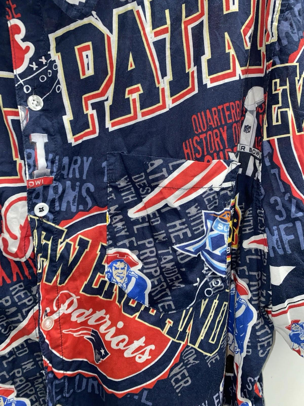 Vintage 2004 New England Patriots Superbowl Thematic Button Up Hawaiian Shirt XL