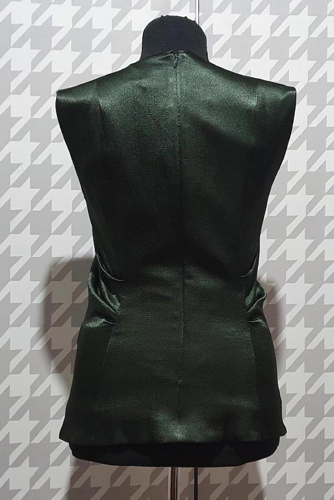 NWOT COS Sleeveless Dark Green Fitted Women’s Blouse Top Size 10 / Medium