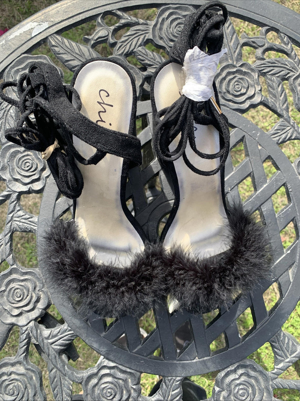 NEW Chic black Feather Open Toe Heels Size 6