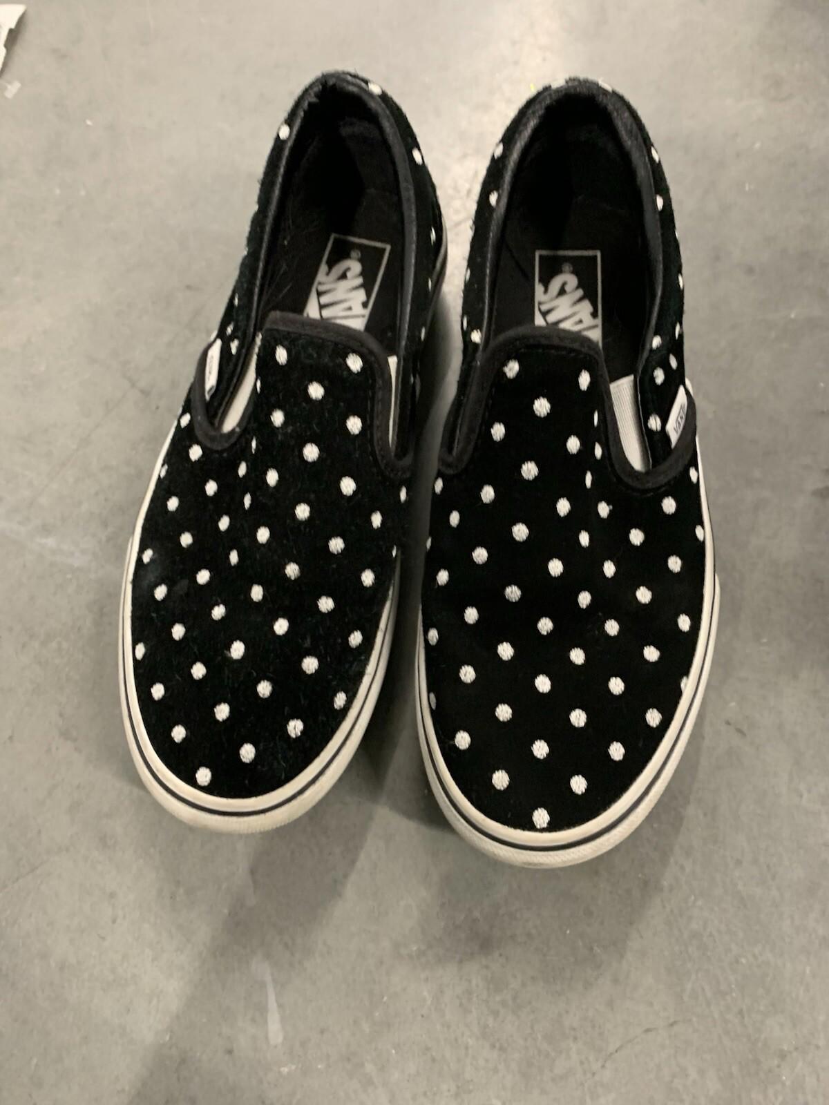 Size 7.5 - VANS Tazie Suede Black polka Dots W
