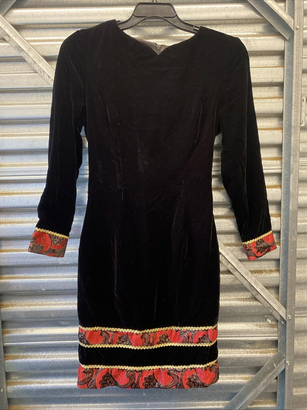 VTG 1990’s Jessica McClintock Velvet Holiday Dress Red, Black & Gold Trim Size 6