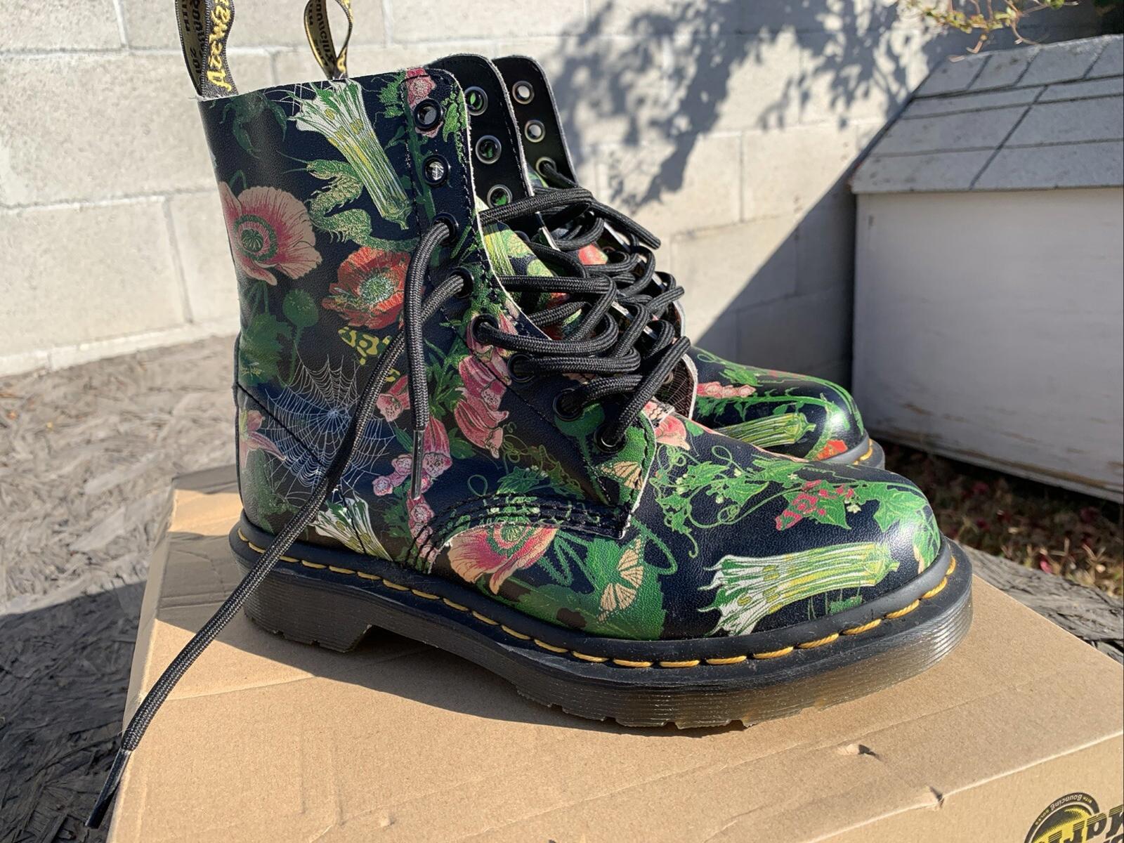 Dr Martens Women’s Size 6 Floral Sinclair Boots New With Box