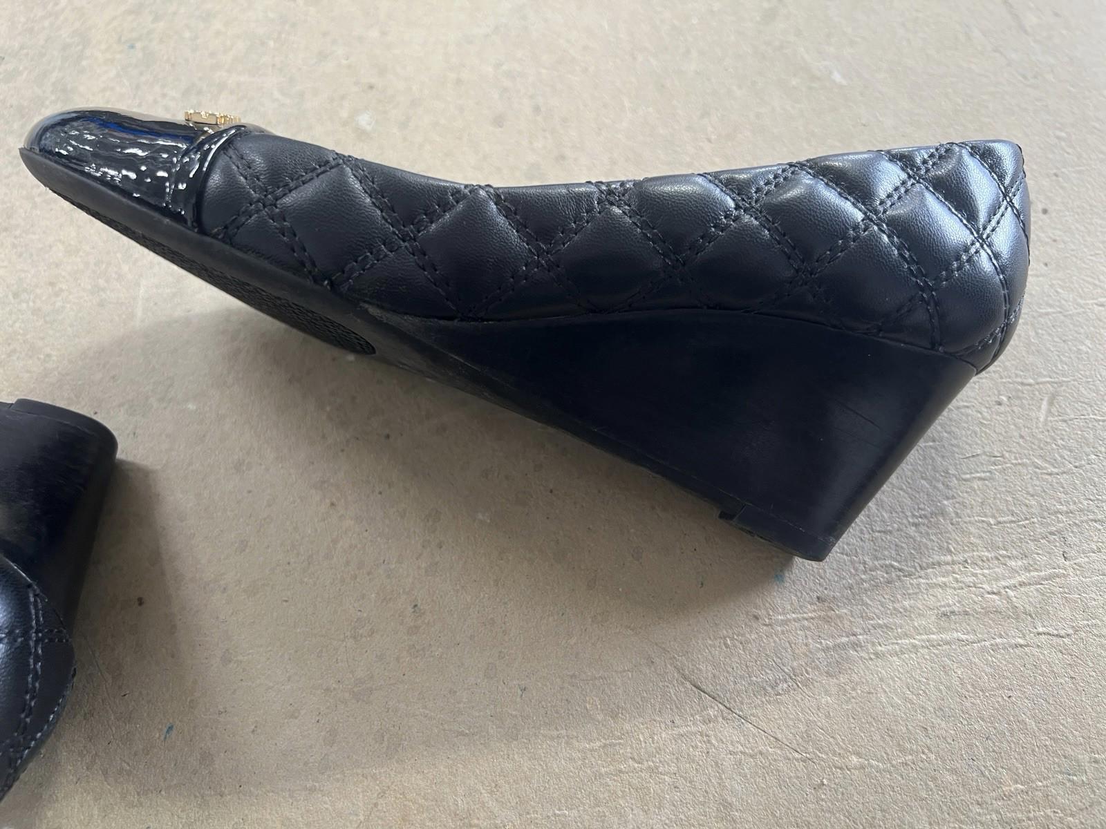 Pre-Owned Tory Burch Black Size 6.5 Wedge Heels
