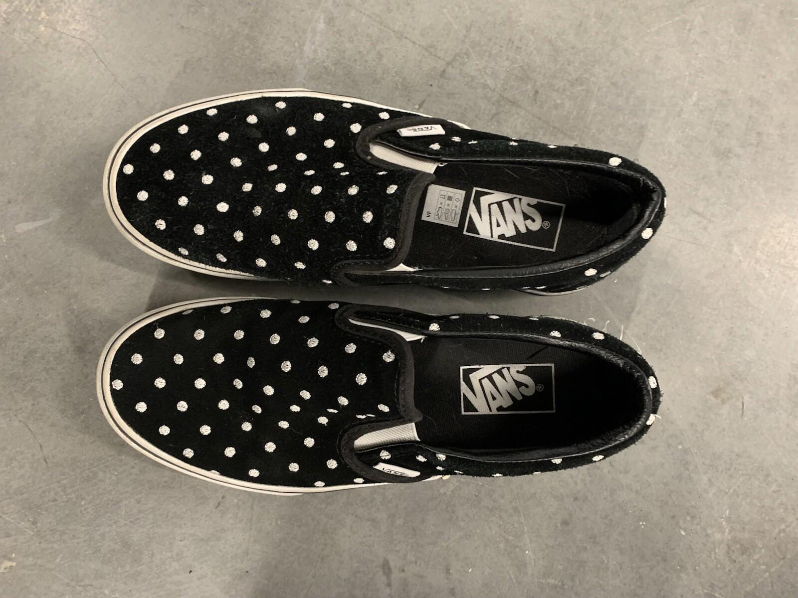 Size 7.5 - VANS Tazie Suede Black polka Dots W