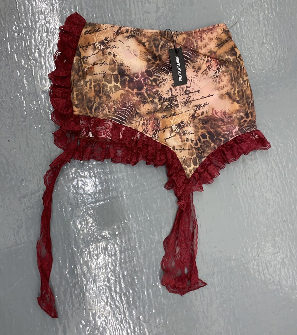 NWT Pretty Little Thing Victorian Cheetah Asymmetrical Lace Mini Skirt XS 0