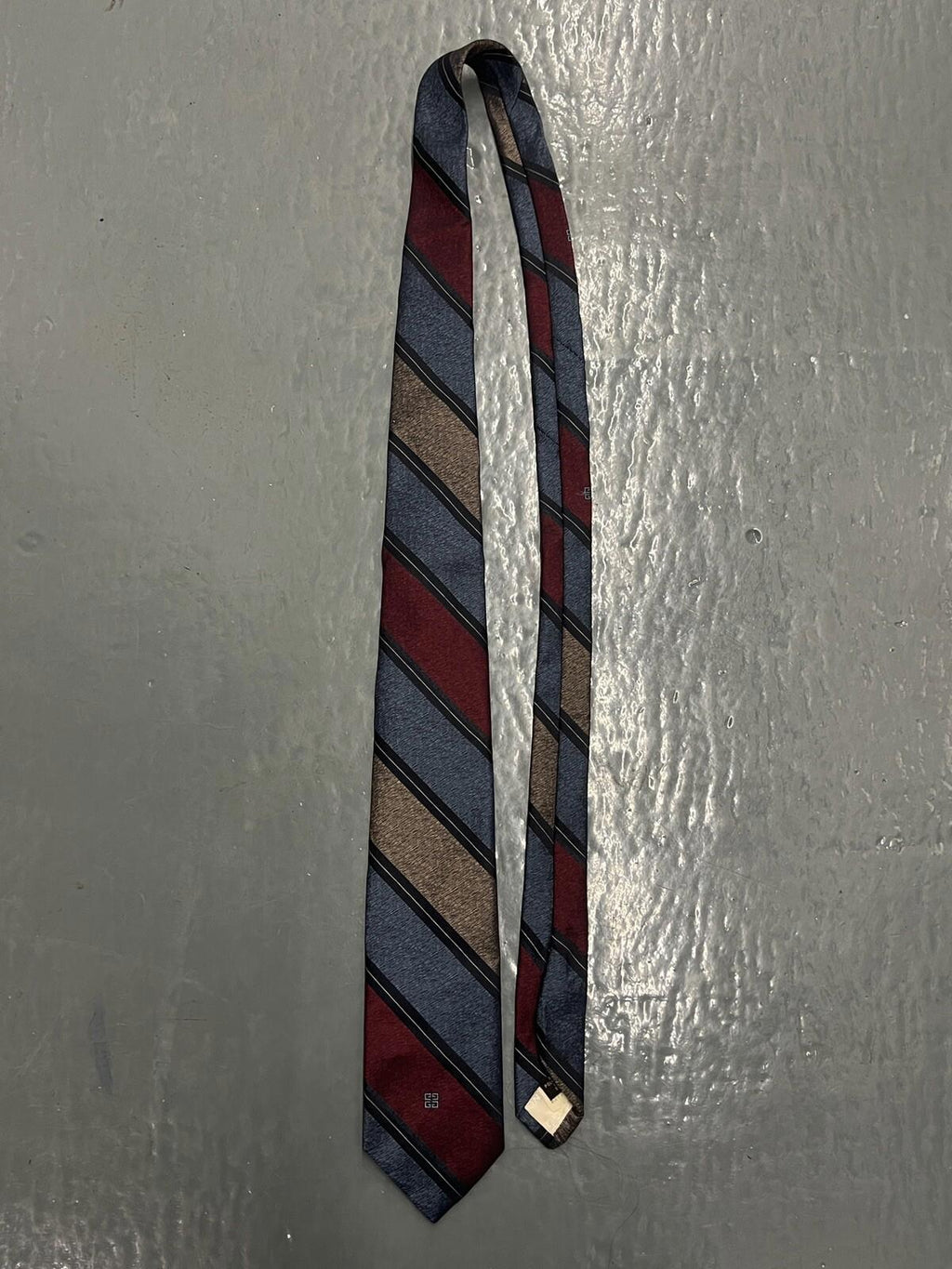 VTG NWT Givenchy Men's Gray Geometric Logo Silk Neck Tie  Dead stock