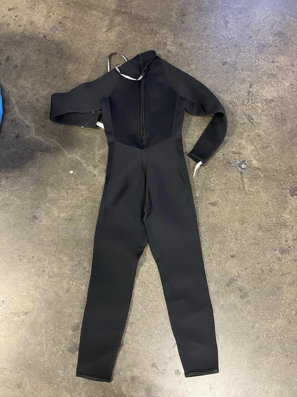 NWT Neosport 3mm size 14 child full wetsuit Or Women’s S