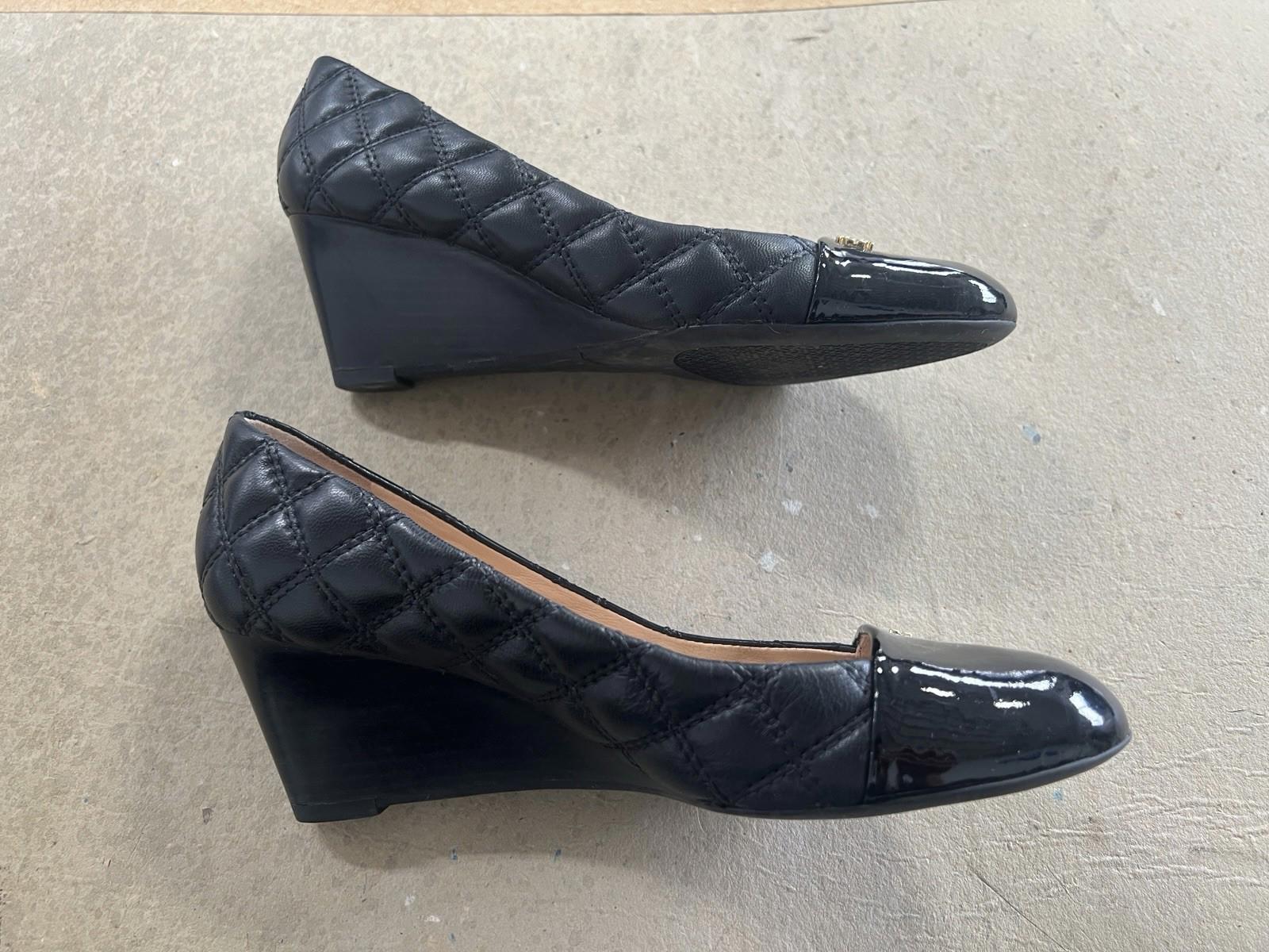 Pre-Owned Tory Burch Black Size 6.5 Wedge Heels